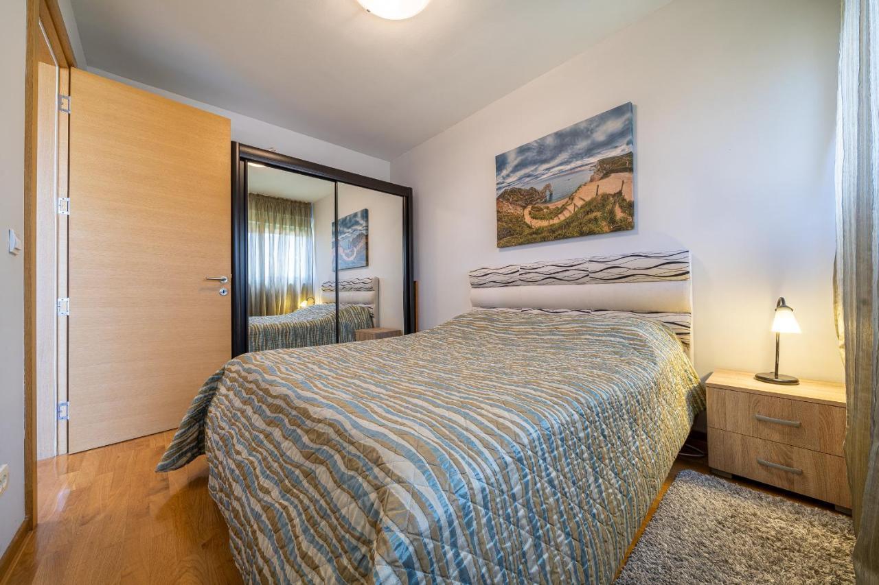 Sea View Apartments In Будва Екстериор снимка