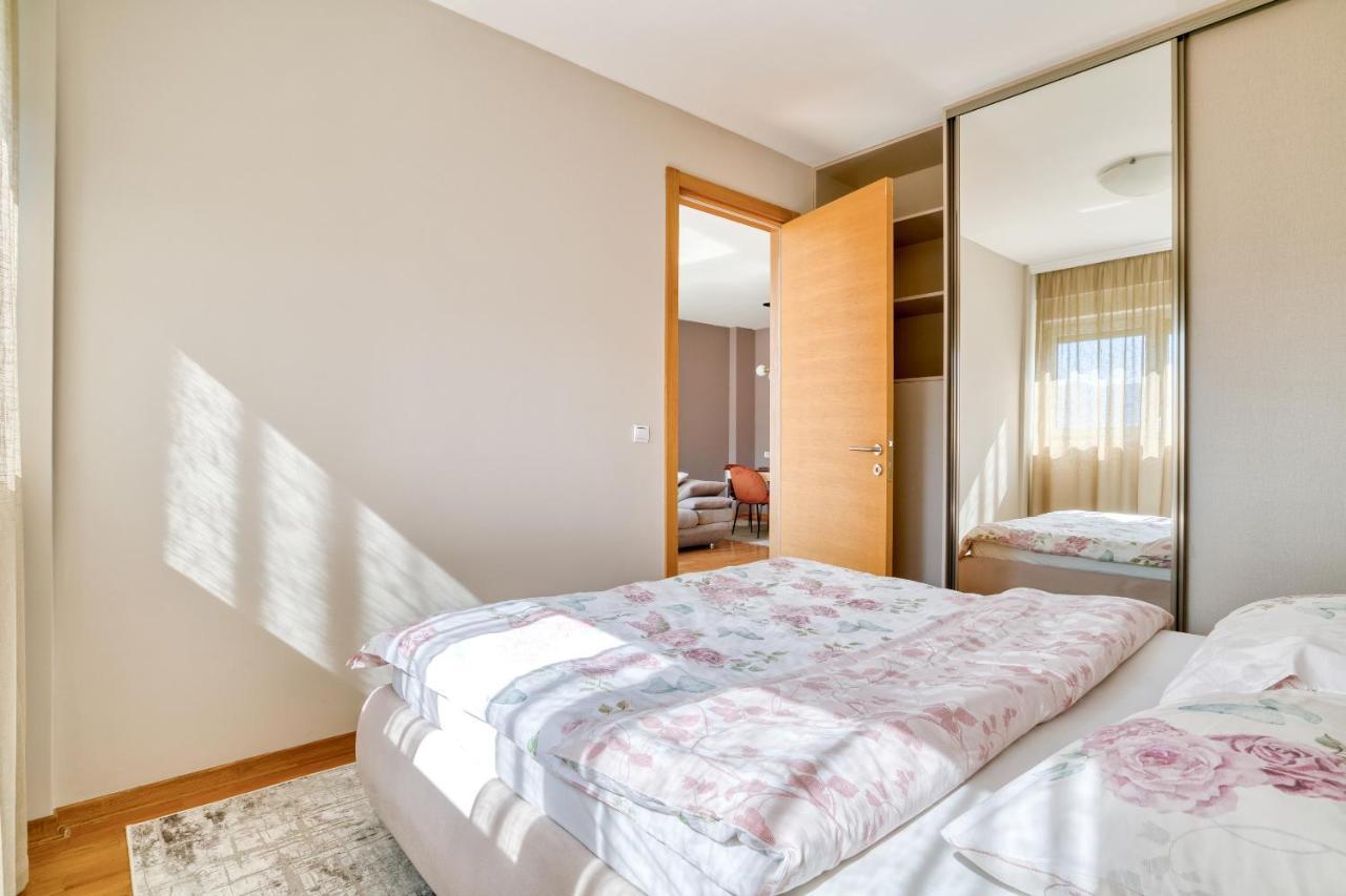 Sea View Apartments In Будва Екстериор снимка